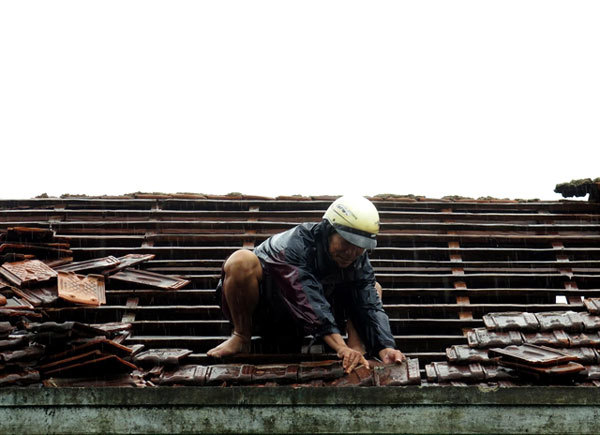 Typhoon Matmo injures 6, collapses hundreds of houses in Vietnam