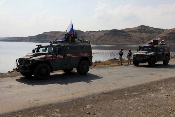 Nga huy động 300 lính, 20 xe bọc thép đến bắc Syria