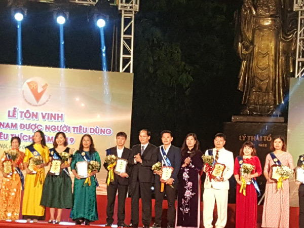 Xúc xích Đức Việt lọt vào top 2 hàng Việt Nam được yêu thích 2019