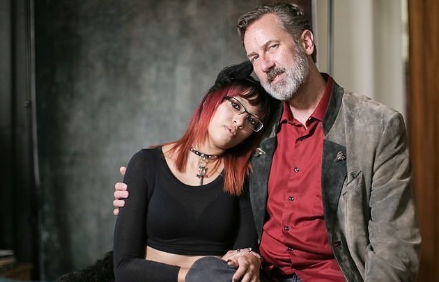 Cô gái sung sướng vì sở thích lập dị mà quen được 'ông chú' hơn 20 tuổi