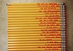 Những dòng chữ đặc biệt người mẹ viết trên 21 cây bút chì của con