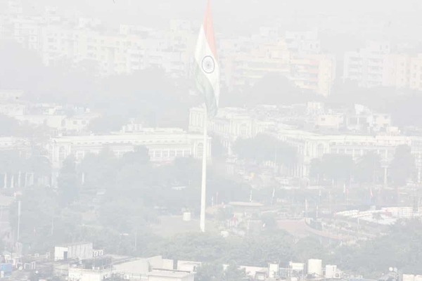 Ô nhiễm đỉnh điểm, Ấn Độ phát khẩu trang cho dân thủ đô