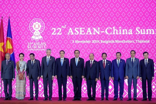 PM Nguyen Xuan Phuc attends 35th ASEAN summit