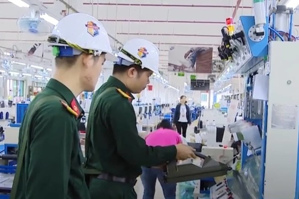 Tìm ra nguyên nhân hàng trăm công nhân Nam Định đồng loạt ngất xỉu