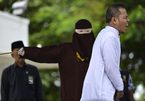 'Tòm tem' phụ nữ có chồng, quan chức Indonesia bị phạt roi
