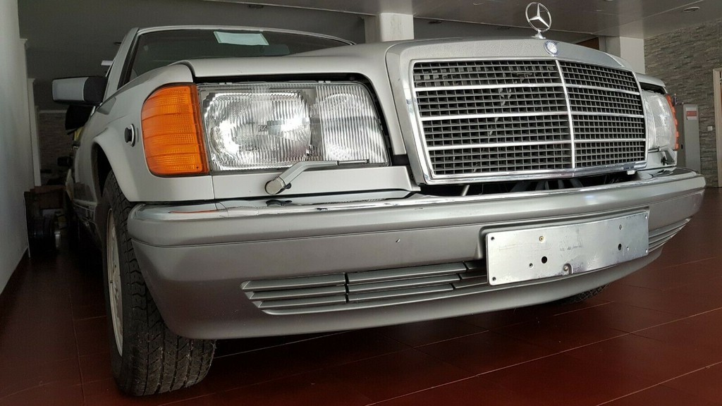 Xe cổ Mercedes 560 SEL đời 1986 được rao bán với giá 170.000 USD