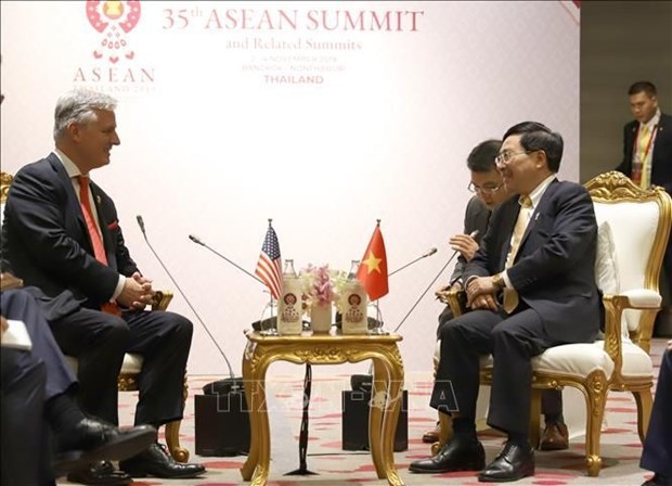 Vietnamese Deputy PM meets US President’s Special Envoy on ASEAN 35 sidelines