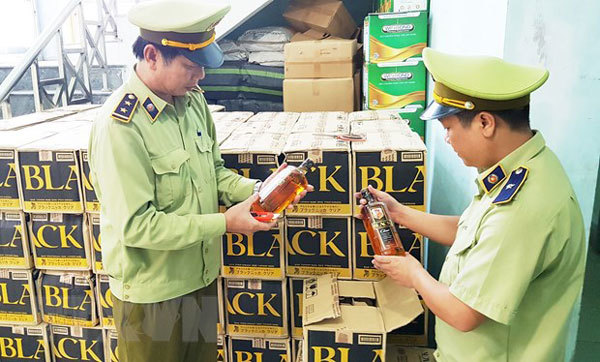 Quang Binh busts biggest liquor smuggling case