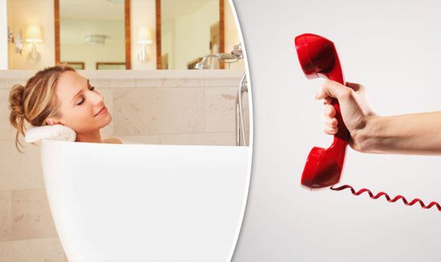 Tại sao các khách sạn hạng sang luôn có điện thoại trong phòng tắm?
