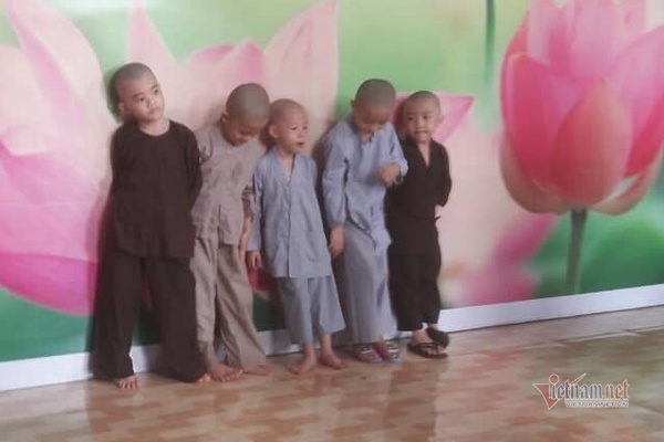 Cô gái ra mặt giải oan cho nơi ở 5 chú tiểu thi 'Thách thức danh hài'