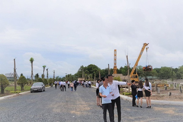 Anh Grab rẽ hướng đi làm môi giới, tháng thu nhập 300 triệu đồng