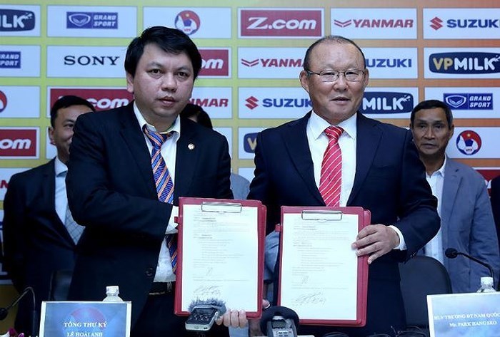 HLV Park Hang Seo dẫn dắt tuyển Việt Nam thêm 3 năm