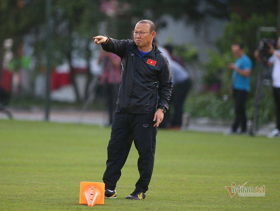 HLV Park Hang Seo: 'Tôi sẽ đưa bóng đá Việt Nam lớn mạnh hơn nữa'