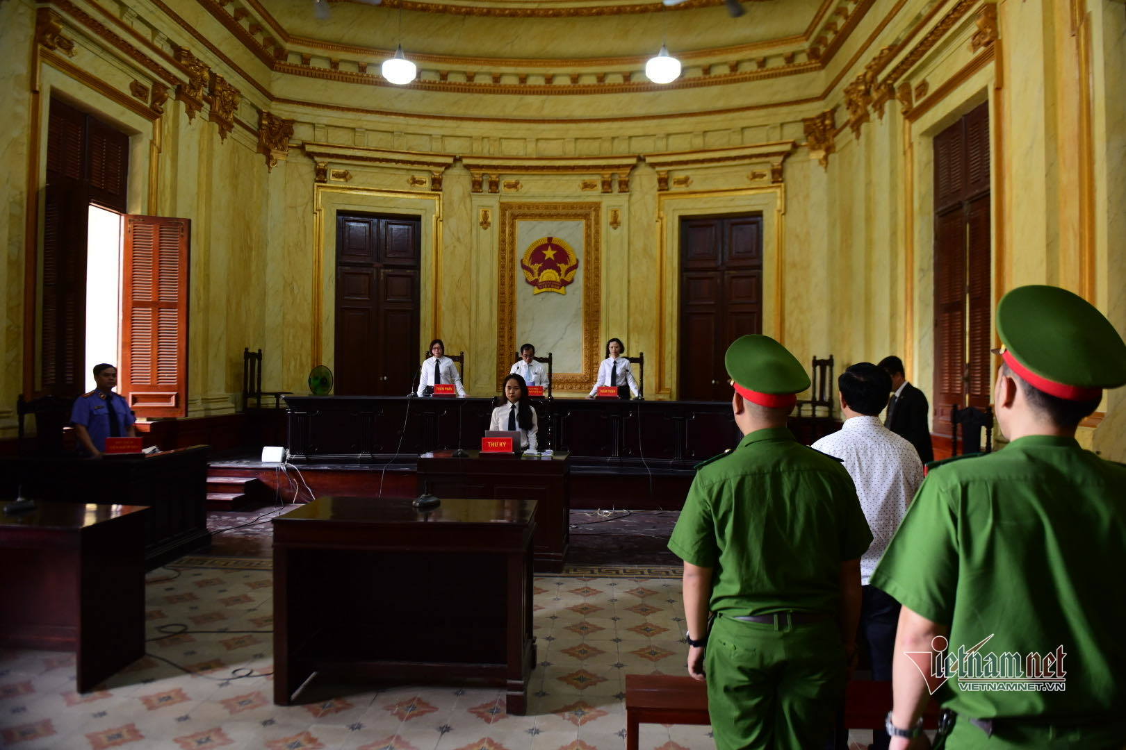 Bị y án 18 tháng tù, Nguyễn Hữu Linh mất bình tĩnh