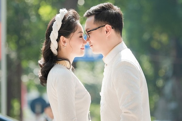 Chồng sắp cưới điển trai của BTV Thời sự Thu Hà
