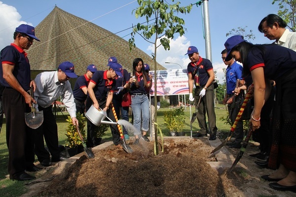 Hơn 200 nhà báo trẻ, thanh niên, sinh viên Việt Nam - Campuchia giao lưu hữu nghị