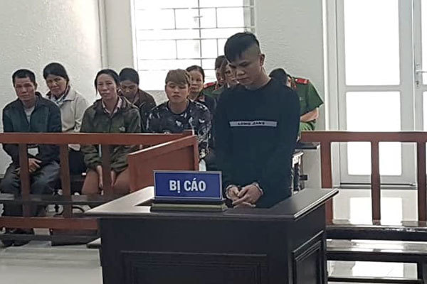 Thoát 'thực tế ảo', cô dâu bị lừa xin giảm tội cho bị cáo