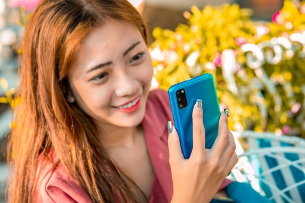 Siêu pin 6.000mAh của Galaxy M30s: 'Người gục, máy chưa gục'