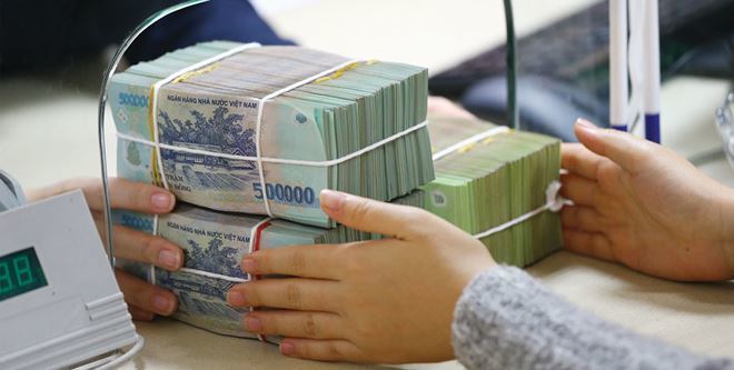 Lãi suất tăng hướng tới 10%, ôm tiền tỷ chọn ngân hàng ăn lãi