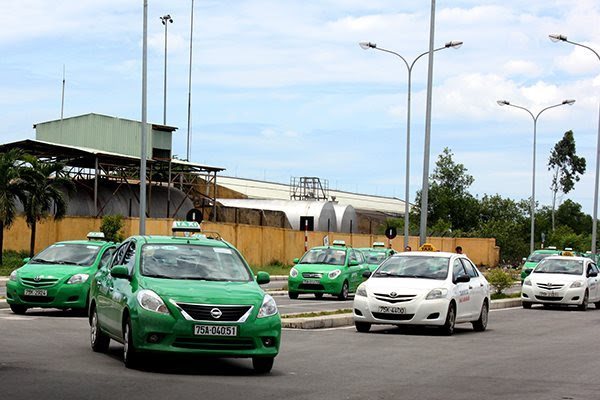 Light boxes may no longer be mandatory for ride-hailing vehicles in Vietnam