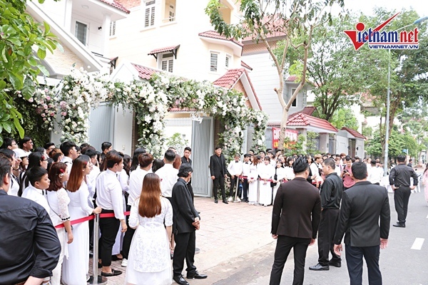 Đông Nhi,Ông Cao Thắng