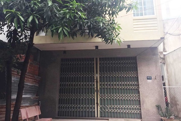 Kiểm tra kho trà sữa lậu, phát hiện người Trung Quốc ở chui