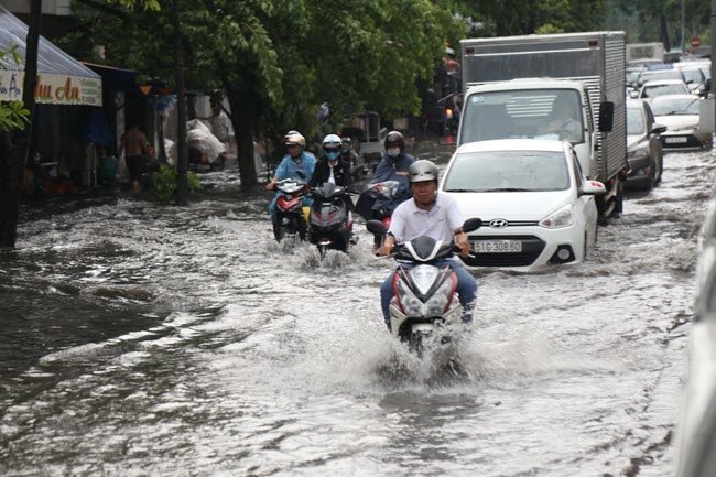 Antiflooding system in HCMC remains ineffective