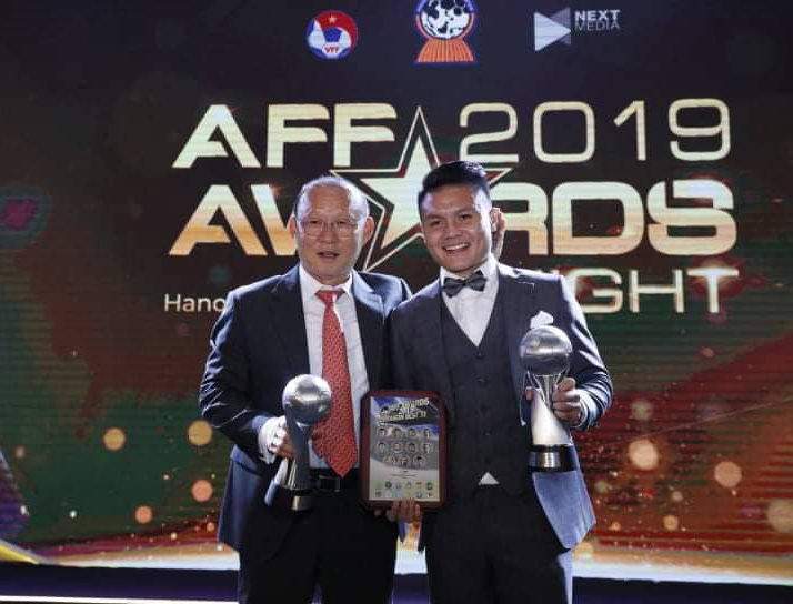 Thầy Park chia sẻ xúc động khi nhận AFF Awards 2019