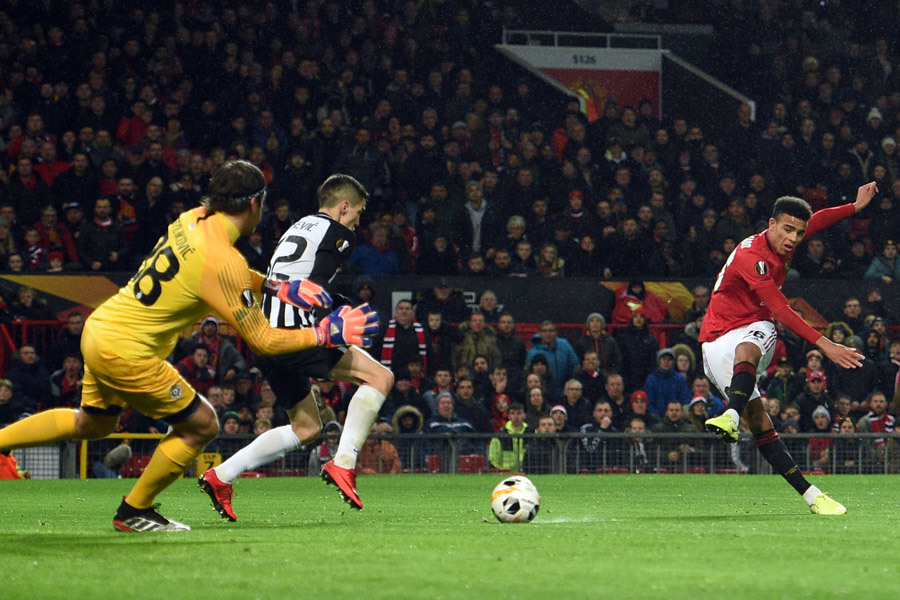 MU tăng tốc, Solskjaer phải tin vào Greenwood