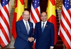 PM Nguyen Xuan Phuc receives US Secretary of Commerce