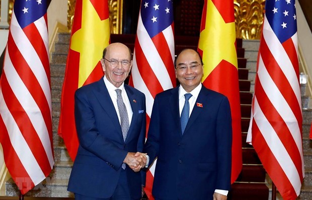 PM Nguyen Xuan Phuc receives US Secretary of Commerce