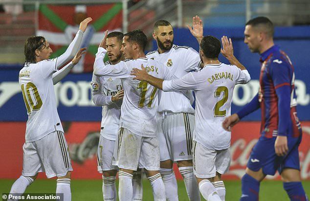 Benzema chói sáng, Real Madrid đại thắng 