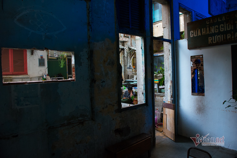 Chung cư trăm tuổi thu hút giới trẻ Sài Gòn nhờ loạt quán bar, cà phê