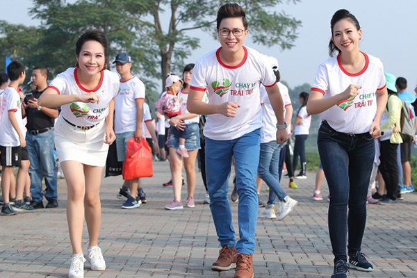 3 MC nổi tiếng VTV cùng 9.000 người 'Chạy vì trái tim 2019'