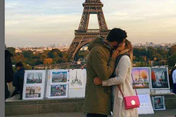 Cô sinh viên du lịch khắp thế giới để hôn các 'hot boy' xa lạ