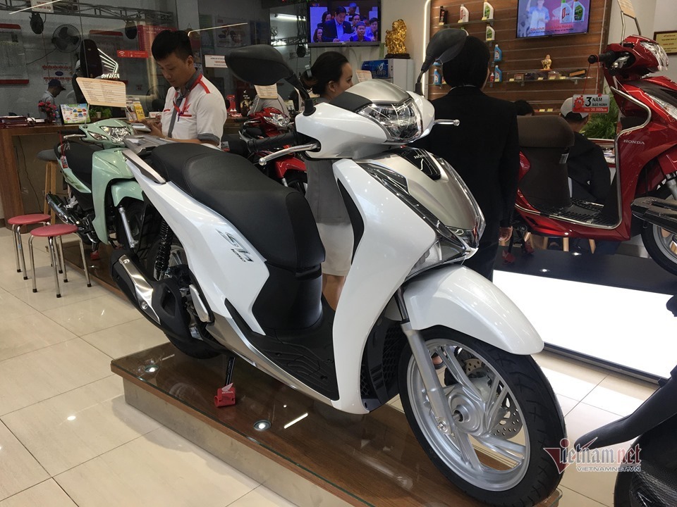 Bán Honda SH chênh giá, đại lý lãi lớn, nhà nước thất thu thuế