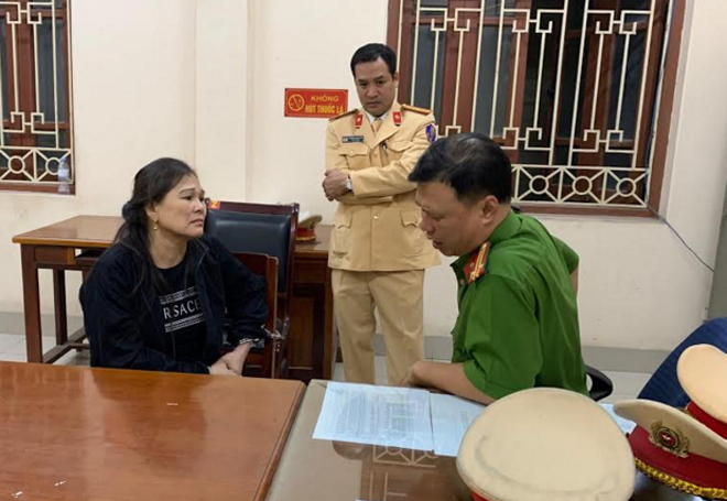 Cô giáo vận chuyển 5 bánh heroin, hối lộ 1 tỉ đồng nhưng không thoát