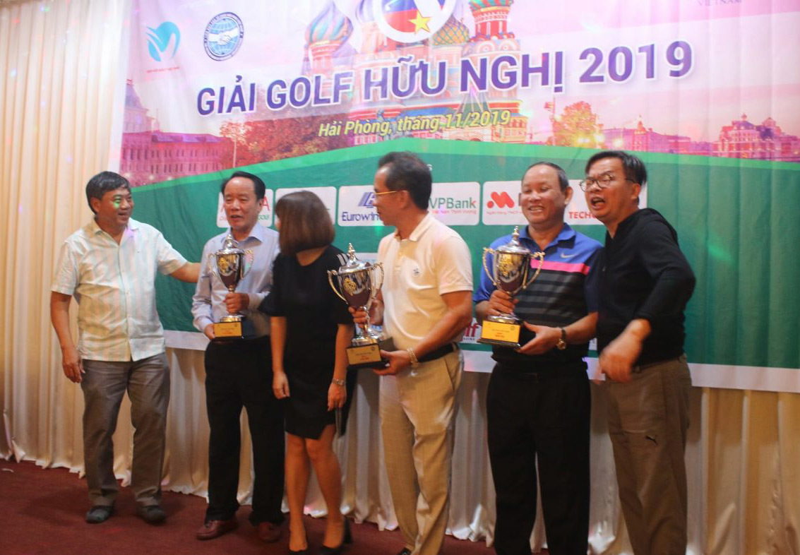 Trận giao hữu khu vực miền Bắc làm nóng giải Golf Hữu nghị 2019