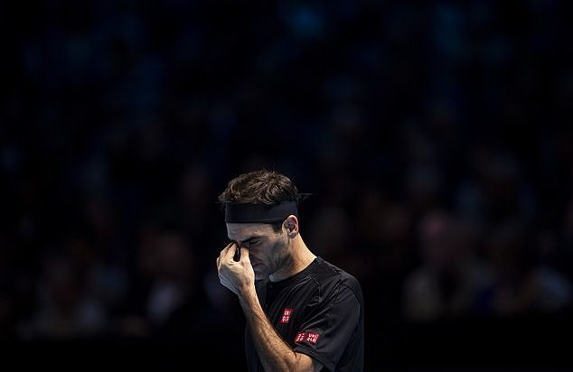 Federer thất bại trận ra quân ATP Finals 2019