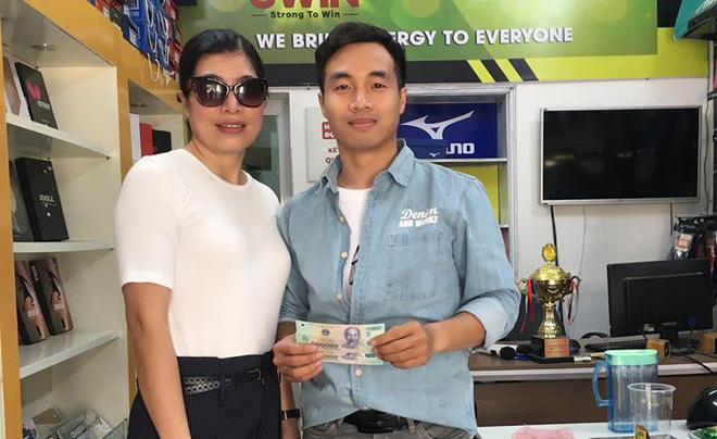 Nam thanh niên trả lại 50 triệu đồng nhặt được ở cây ATM