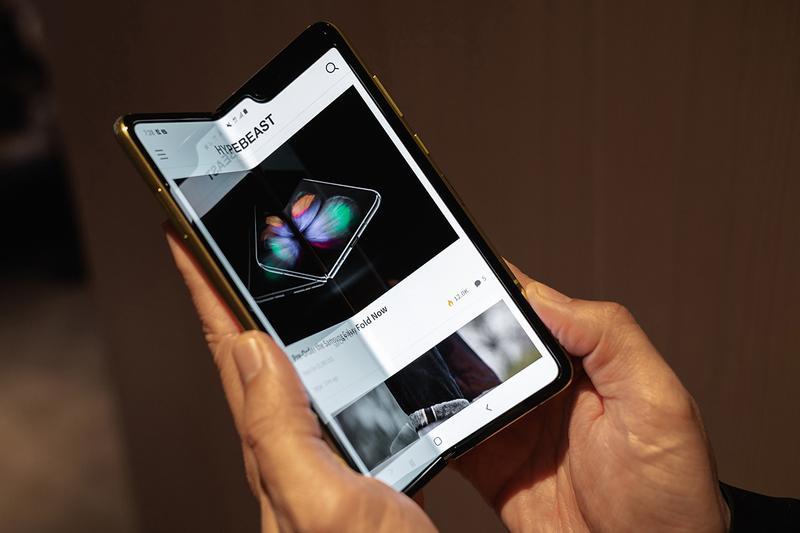 Galaxy Fold 2 sẽ dùng kính cường lực siêu mỏng độc quyền