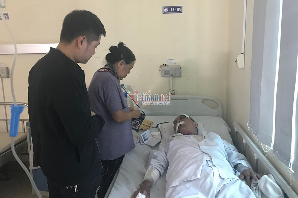 Cụ ông 80 tuổi kể phút bị gã xe ôm đánh, bắn súng cao su vào mặt