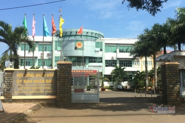 Đắk Lắk thông tin về bằng cấp 3 kỳ lạ của Trưởng phòng Nội vụ huyện