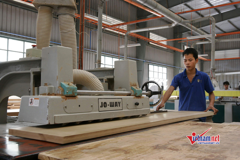 Ông chủ xưởng gỗ trưởng thành sau khoá học nghề thiết thực