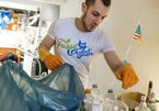 Thạc sĩ làm nghề dọn vệ sinh, kiếm trăm triệu/ngày