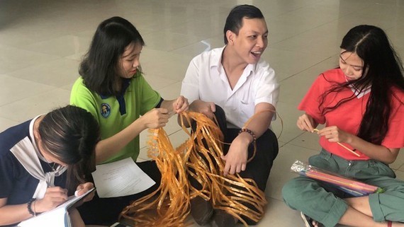 Inspiring story of Vietnamese disabled young man