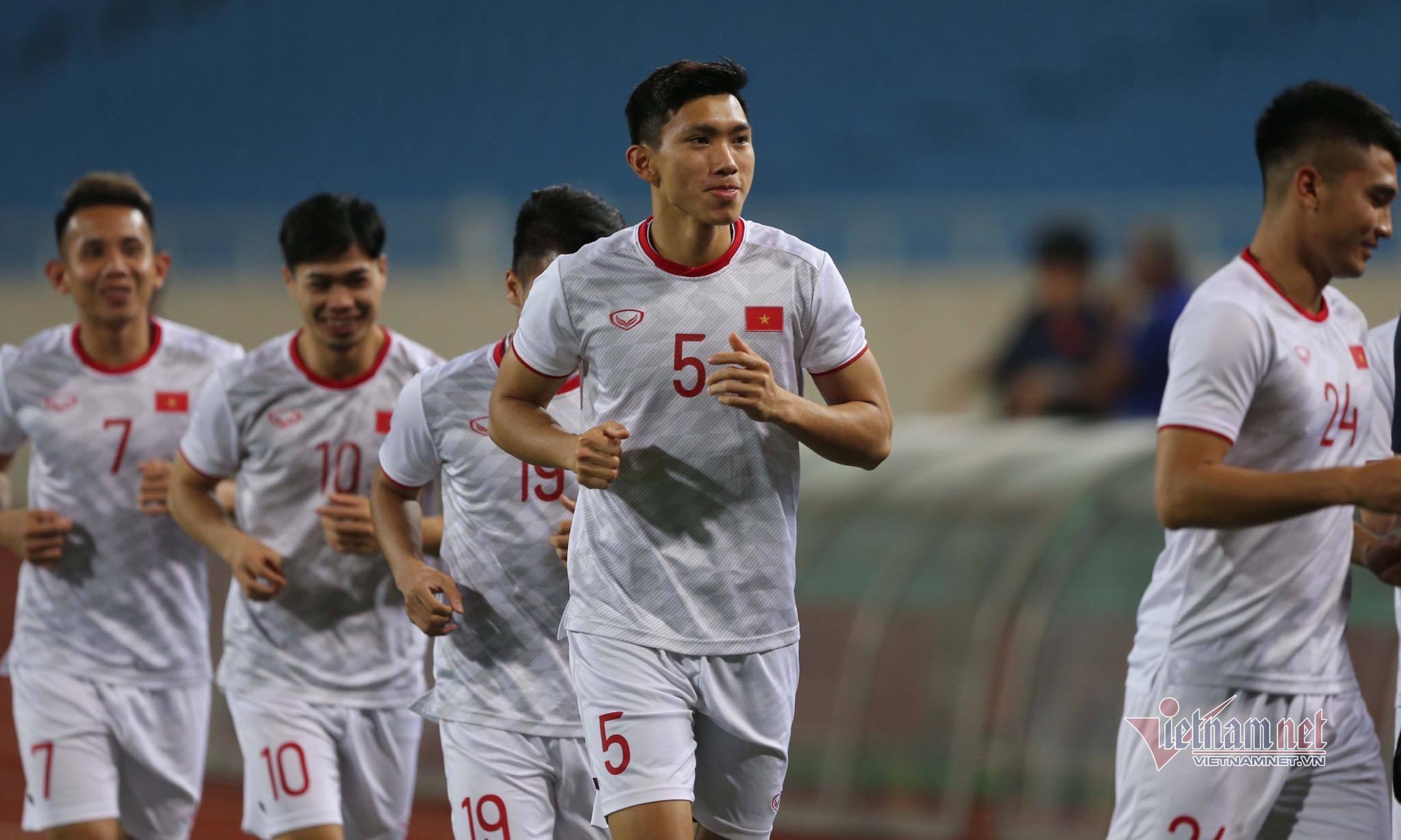 Công Phượng, Văn Hậu cười tươi rói, luyện 