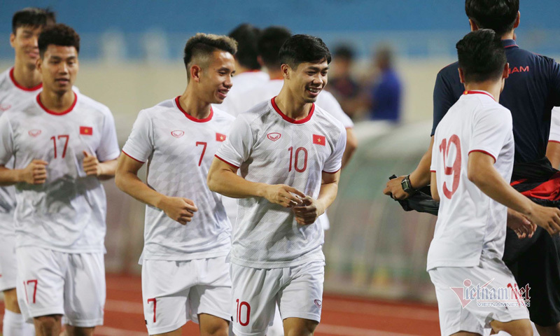 Đội hình Việt Nam vs UAE: Công Phượng dự bị