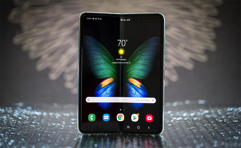 Điện thoại màn hình gập Galaxy Fold lại cháy hàng tại TQ