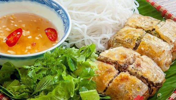 Vietnamese food: Crab spring rolls